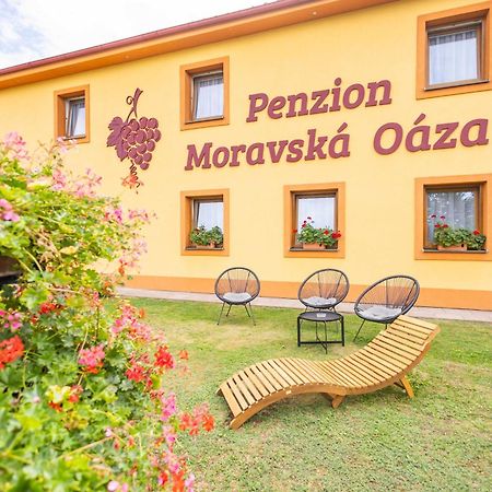 Penzion Moravska Oaza วาลติตซา ภายนอก รูปภาพ